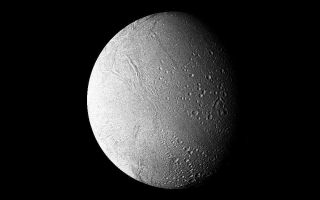 <h1>PIA01395:  Saturn - high-resolution filtered image of Enceladus</h1><div class="PIA01395" lang="en" style="width:800px;text-align:left;margin:auto;background-color:#000;padding:10px;max-height:150px;overflow:auto;">This high-resolution filtered image of Enceladus was made from several images obtained Aug. 25 by Voyager 2 from a range of 119,000 kilometers (74,000 miles). It shows further surface detail on this Saturnian moon (also viewed in the accompanying release P-23955C/BW, S-2-50, imaged about the same time). Enceladus is seen to resemble Jupiter's Galilean satellite Ganymede, which is, however, about 10 times larger. Faintly visible here in "Saturnshine" is the hemisphere turned away from the sun. The Voyager project is managed for NASA by the Jet Propulsion Laboratory, Pasadena, Calif.<br /><br /><a href="http://photojournal.jpl.nasa.gov/catalog/PIA01395" onclick="window.open(this.href); return false;" title="Voir l'image 	 PIA01395:  Saturn - high-resolution filtered image of Enceladus	  sur le site de la NASA">Voir l'image 	 PIA01395:  Saturn - high-resolution filtered image of Enceladus	  sur le site de la NASA.</a></div>